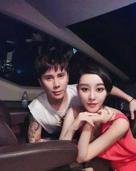 花800万整成范冰冰,丈夫整容成李晨,怀孕后竟发现丈夫还有男朋友