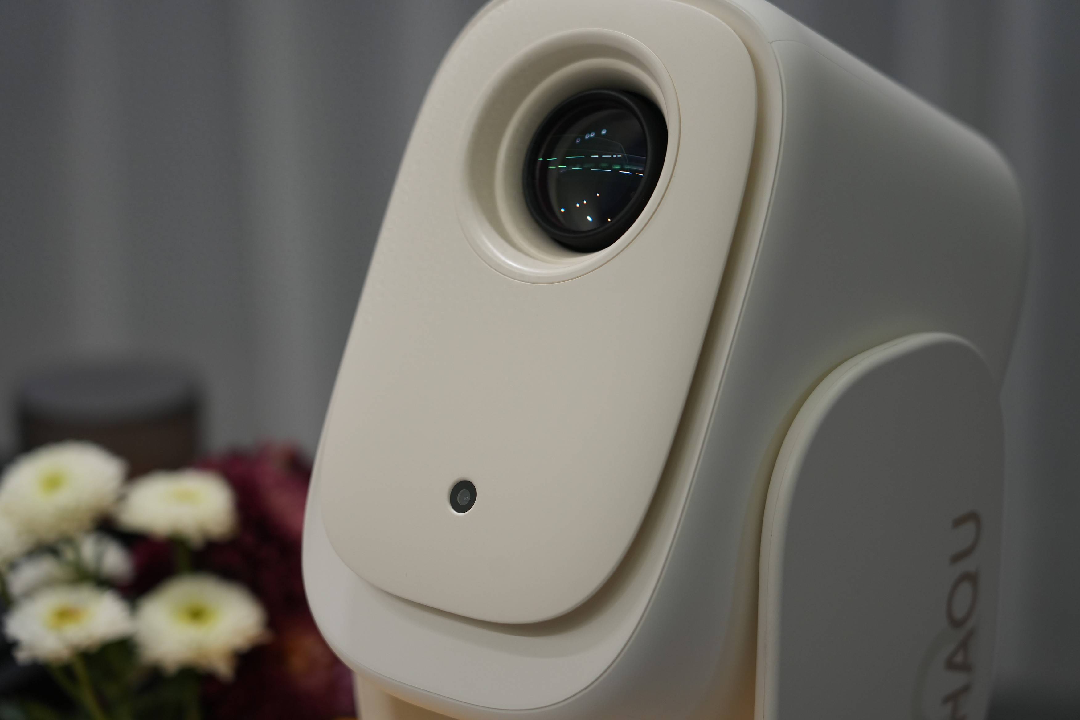 哈趣Q1投影仪：开启居家娱乐新体验