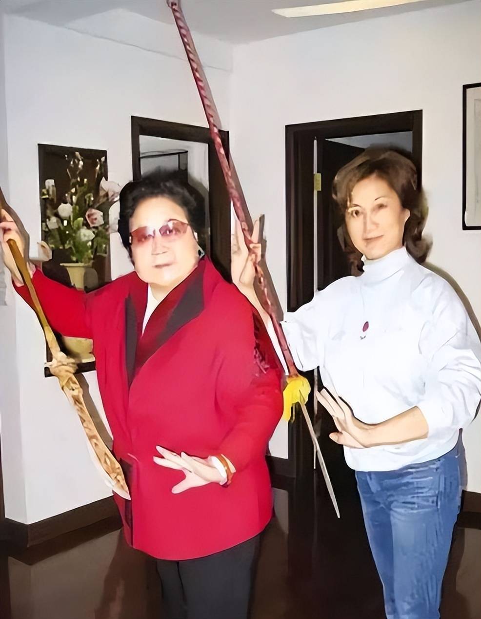 离开丈夫带领30名演员滞留美国,如今回国养老,齐淑芳想的有点多