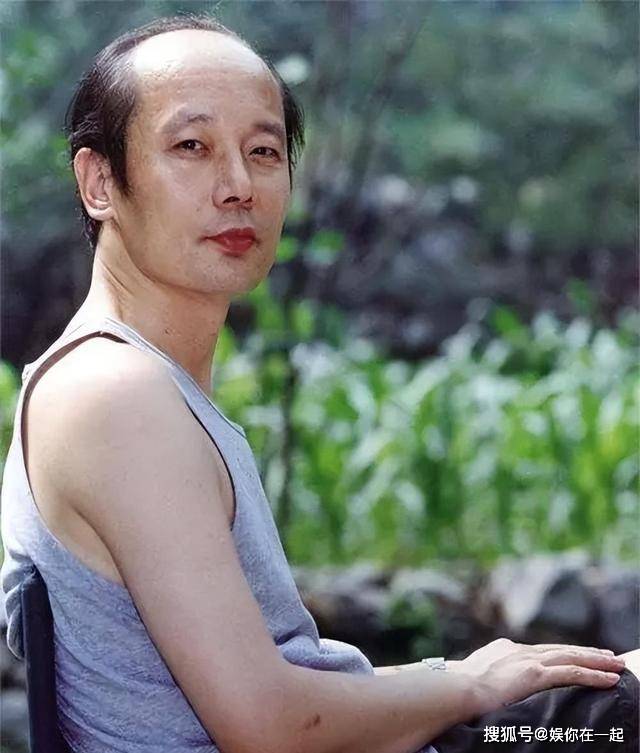 父母早已离世,唯一亲人远在美国_贺聪_葛存壮_表演