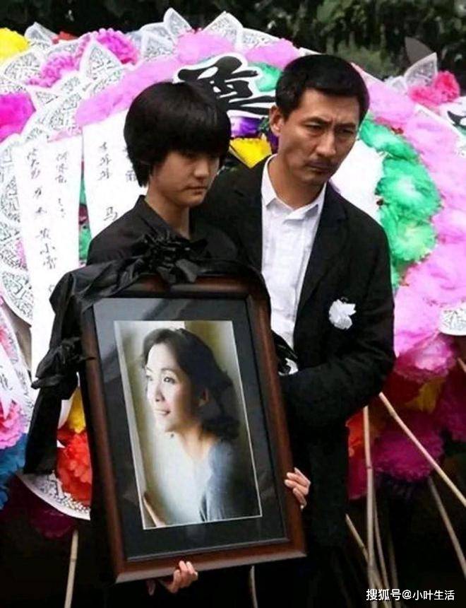 前夫张子健悲痛欲绝,亲弟弟却急着抢占遗产_女儿_生活_方芸