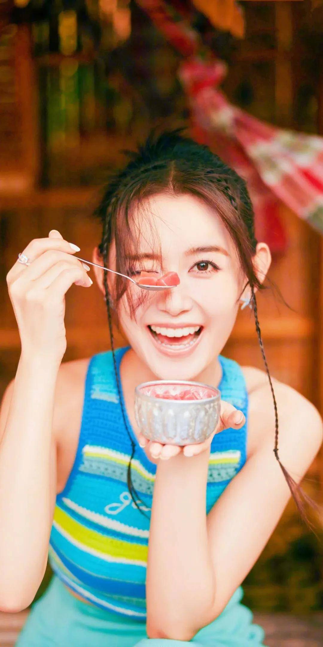 娄诏冯依依
