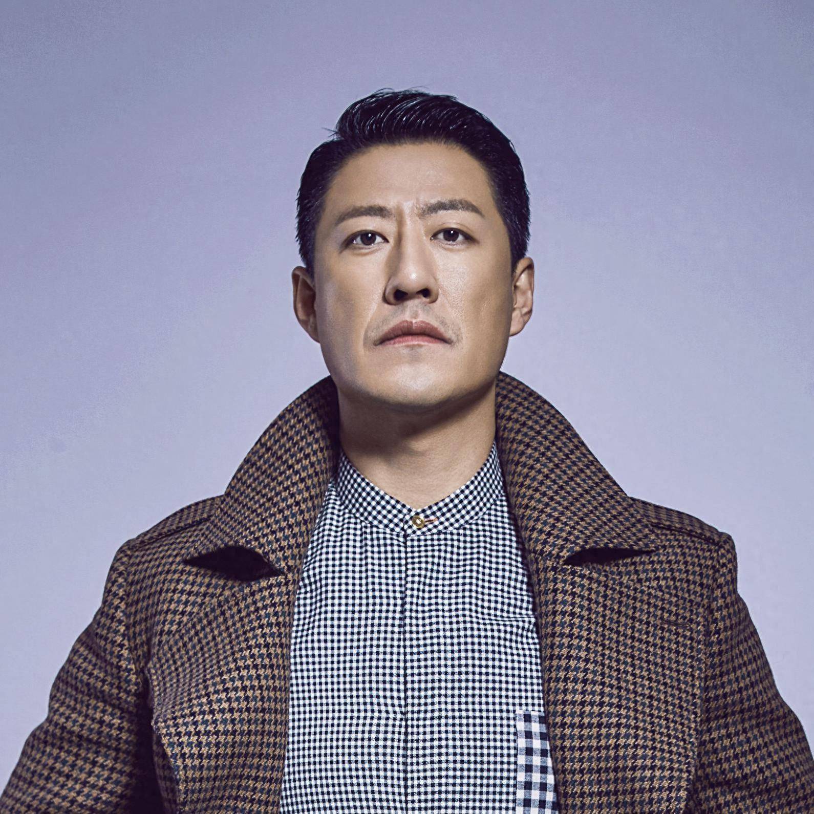 不过近几年随着于震的年龄渐长,他的戏路也慢慢变窄,于是他参演的影视