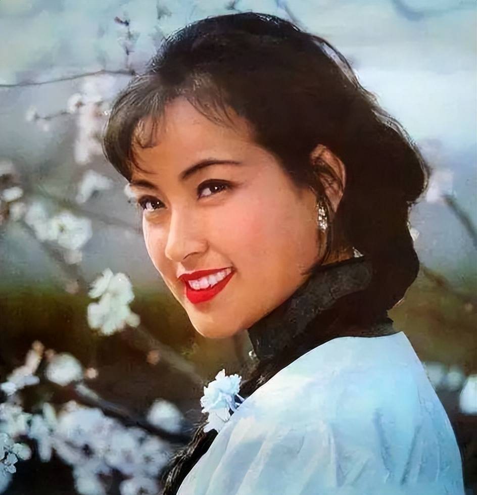 当初刘晓庆出狱后,姜文叮嘱陈佩斯朱时茂:一会见到谁也不许哭