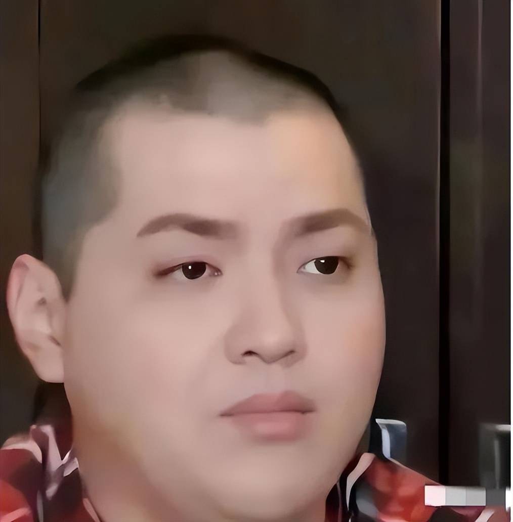 其实吴亦凡的"荒唐",4年前就一览无遗,他很可恨,也很可悲