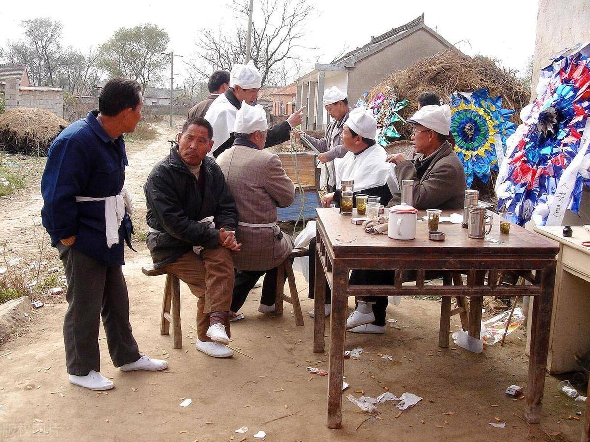 "红事礼到人不怪,白事礼到人不收,啥意思,啥讲究,有道理?