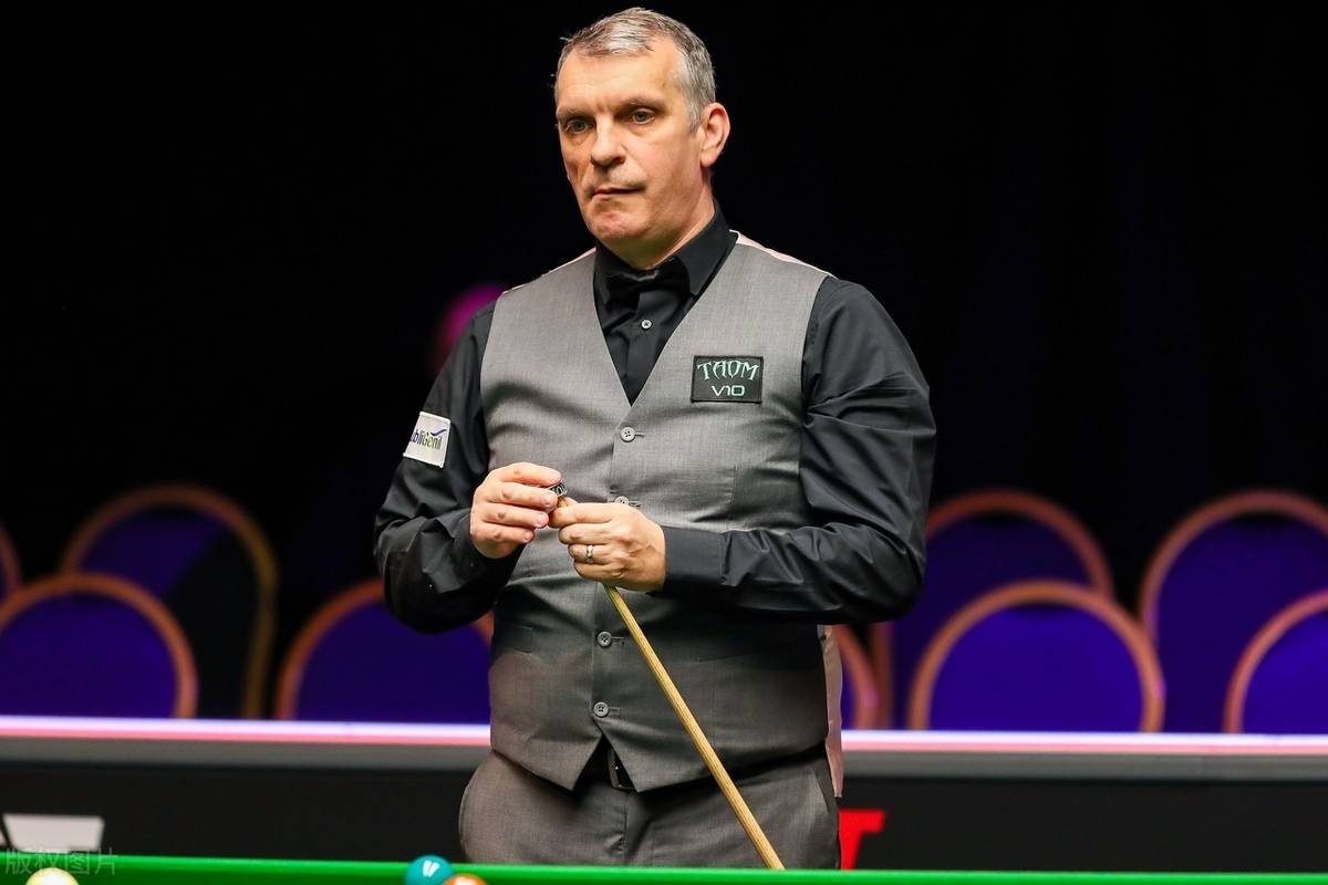 丁俊晖4-0横扫52岁老将,强势晋级32强