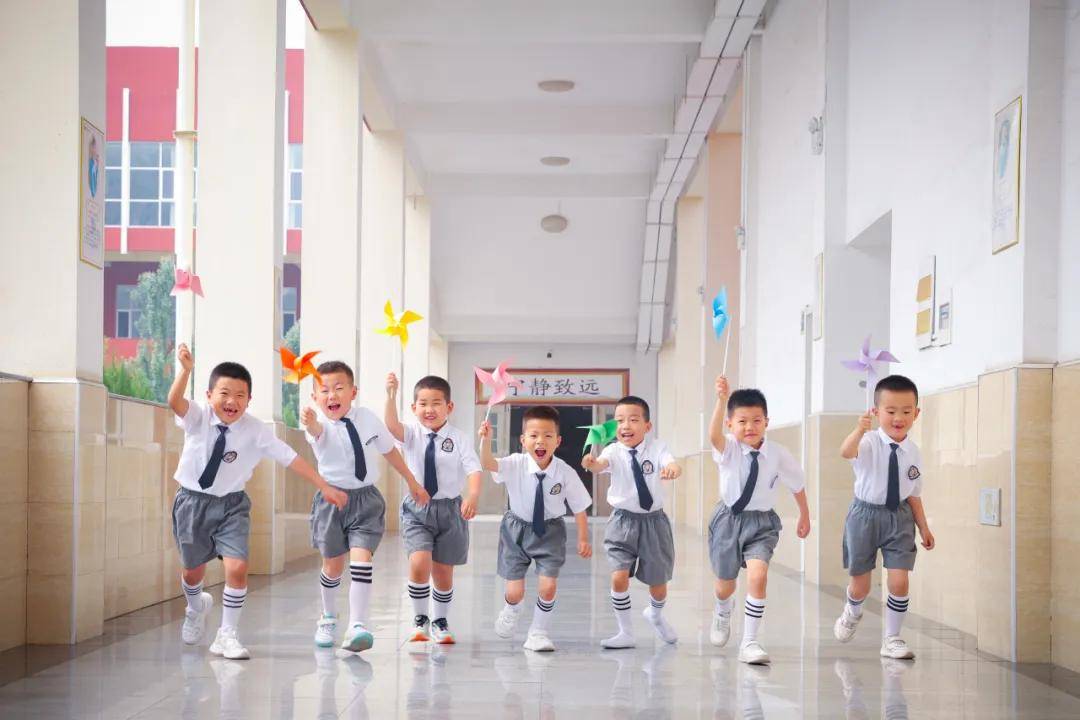 现代双语幼儿园图片