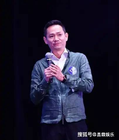 15年前,他在爱妻葬礼上哭到昏阙发誓永不再娶,如今怎么样了_靖霖_佟欣