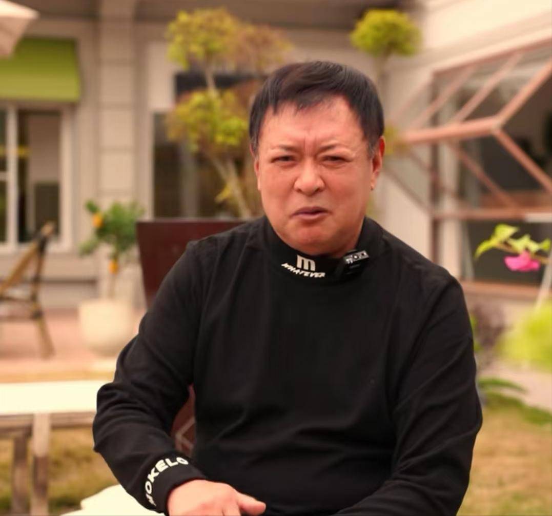 66岁迟志强现状身材发福眉毛脱落认不出儿子是他最大骄傲