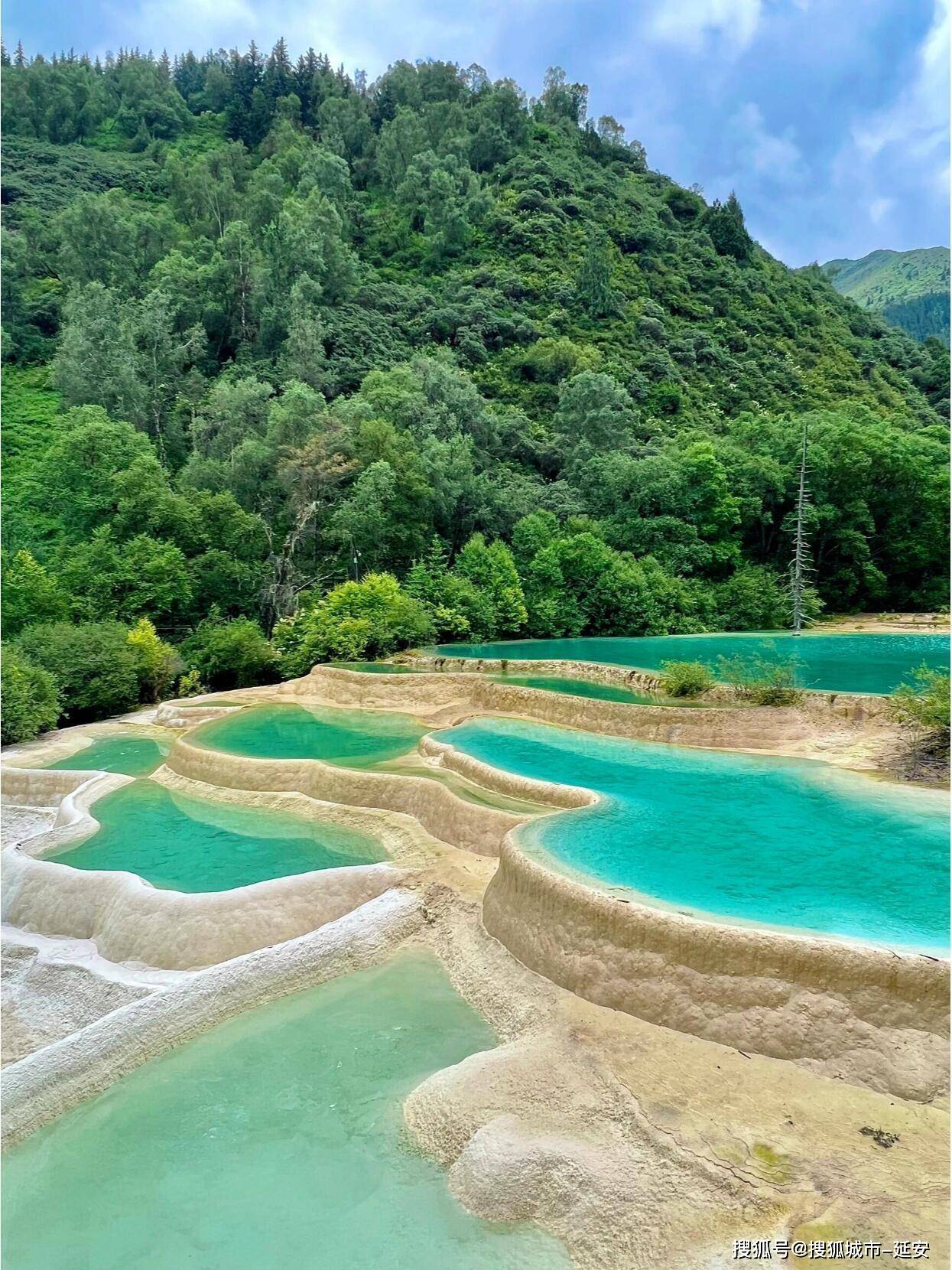 四川九寨沟冬日游路线本地导游推荐,四川4天3晚九寨沟看雪旅游攻略