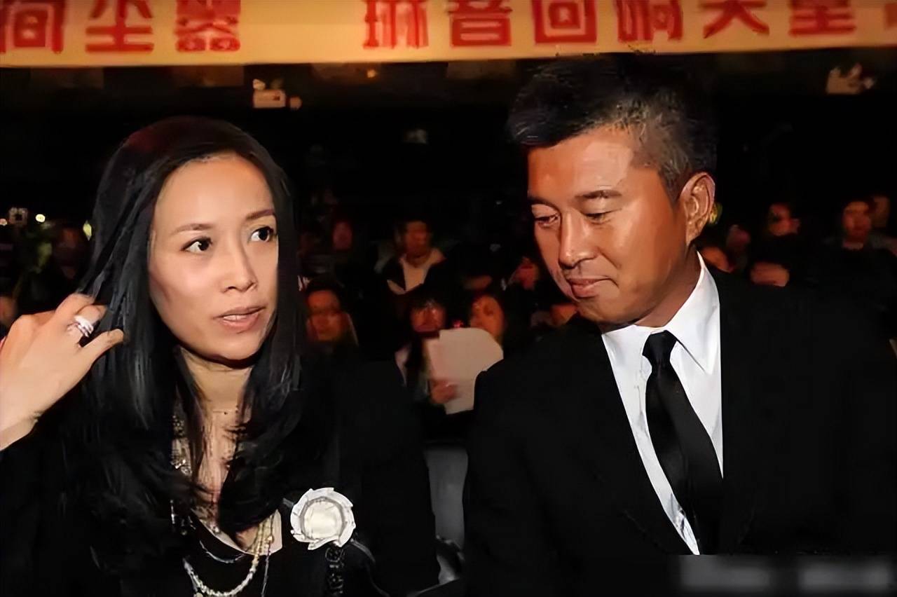 将妻子亲手送进监狱的满文军,为何妻子出狱后7年,才愿意离婚?