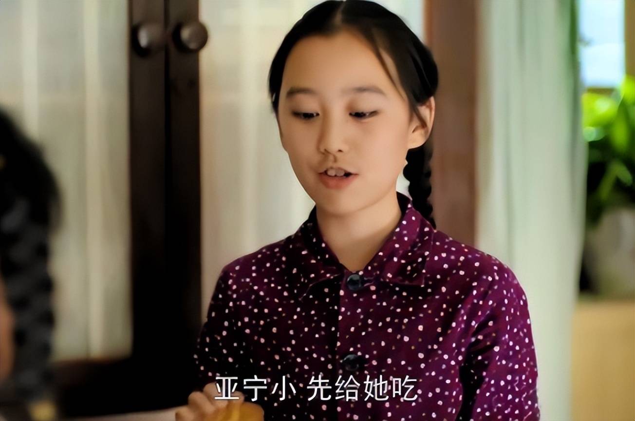 ,她是安杰的龙凤胎女儿,长的漂亮灵气