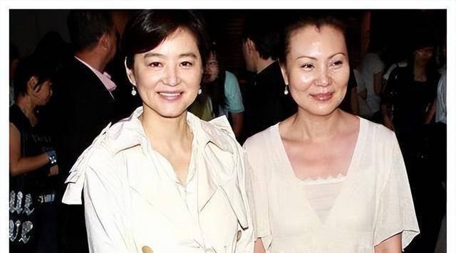 20年前林青霞与姐姐在河南相认,对方一贫如洗,后来关系如何?