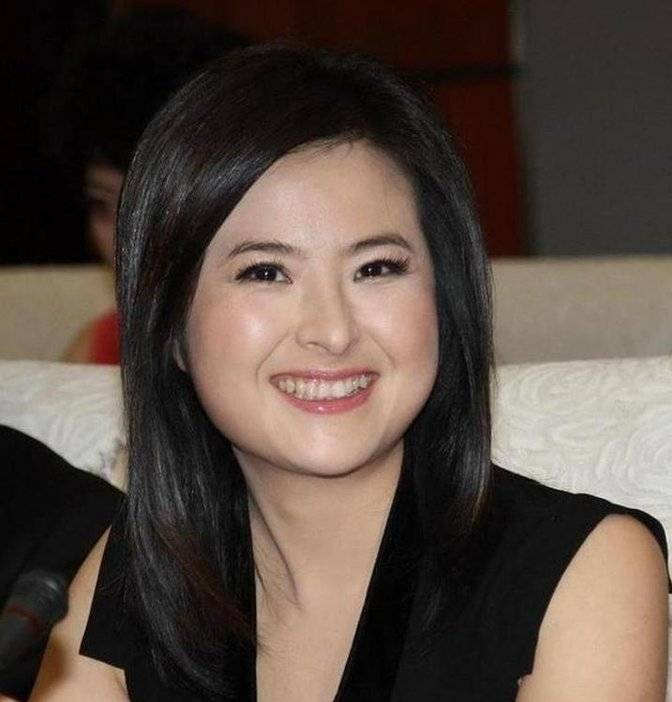 她曾是"央视一枝花",嫁李铁为妻后辞职,如今靠投资身家过亿_张泉灵