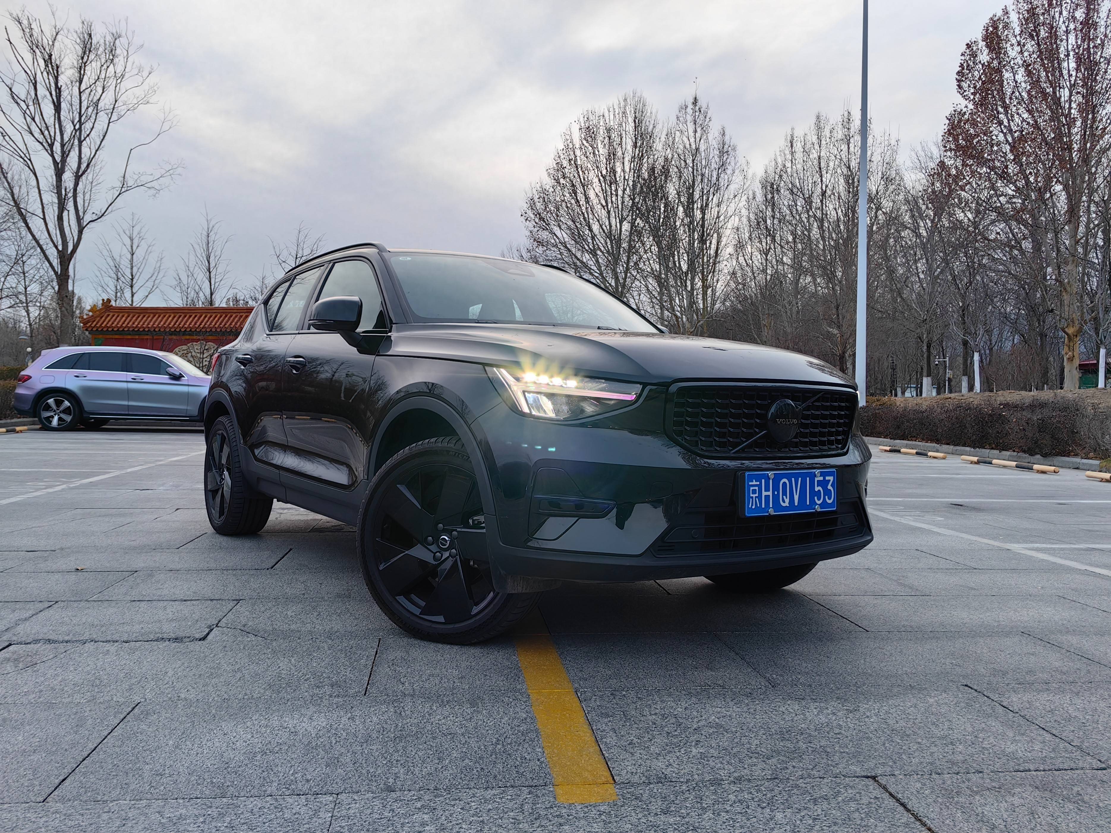 都市入门级炫酷suv 沃尔沃xc40极夜黑版让年轻人全域撒野