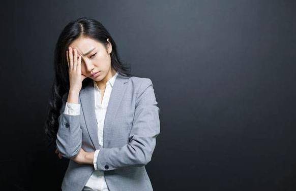 看着这位"绝望"妈妈,笑着笑着自己就哭了,高三家长的你是否在经历着.