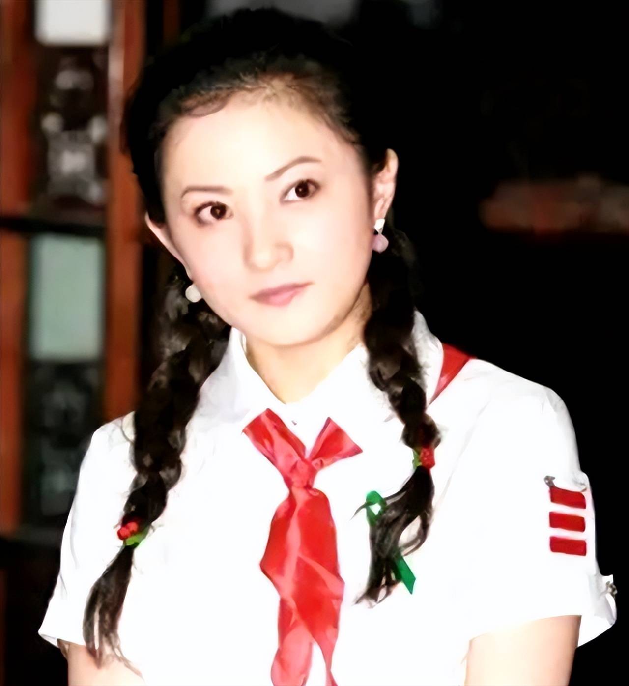 43岁琼女郎小婉君不婚不育单身住豪宅展现人间清醒生活态度