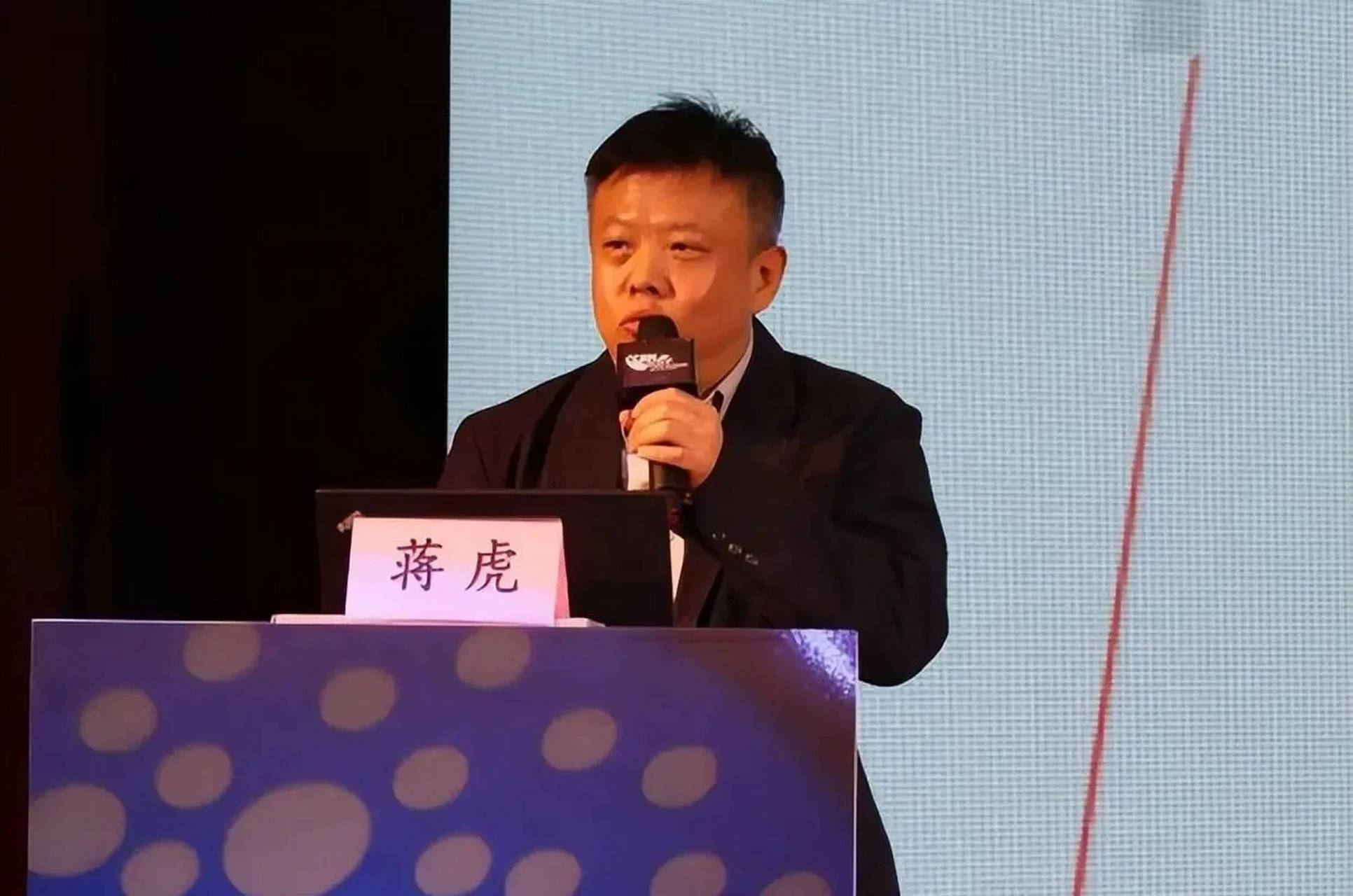 蒋虎离婚16年,她嫁给刚强生一子生活幸福,他54岁仍单身无孩_感情_北京
