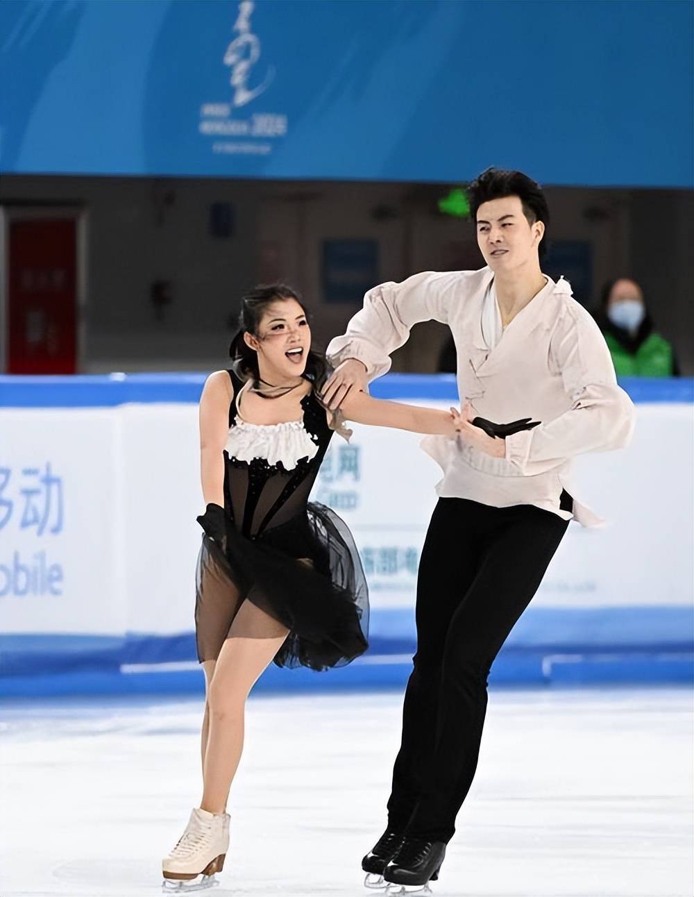 柳鑫宇在2025年终于能和王诗玥一起参加活动了_搭档_冰迷_时间