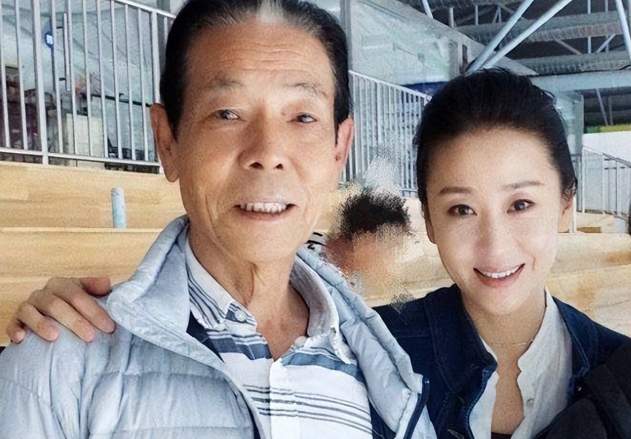 演员苗圃,嫁大19岁富商陈义红,婚后生一男一女,如今幸福美满