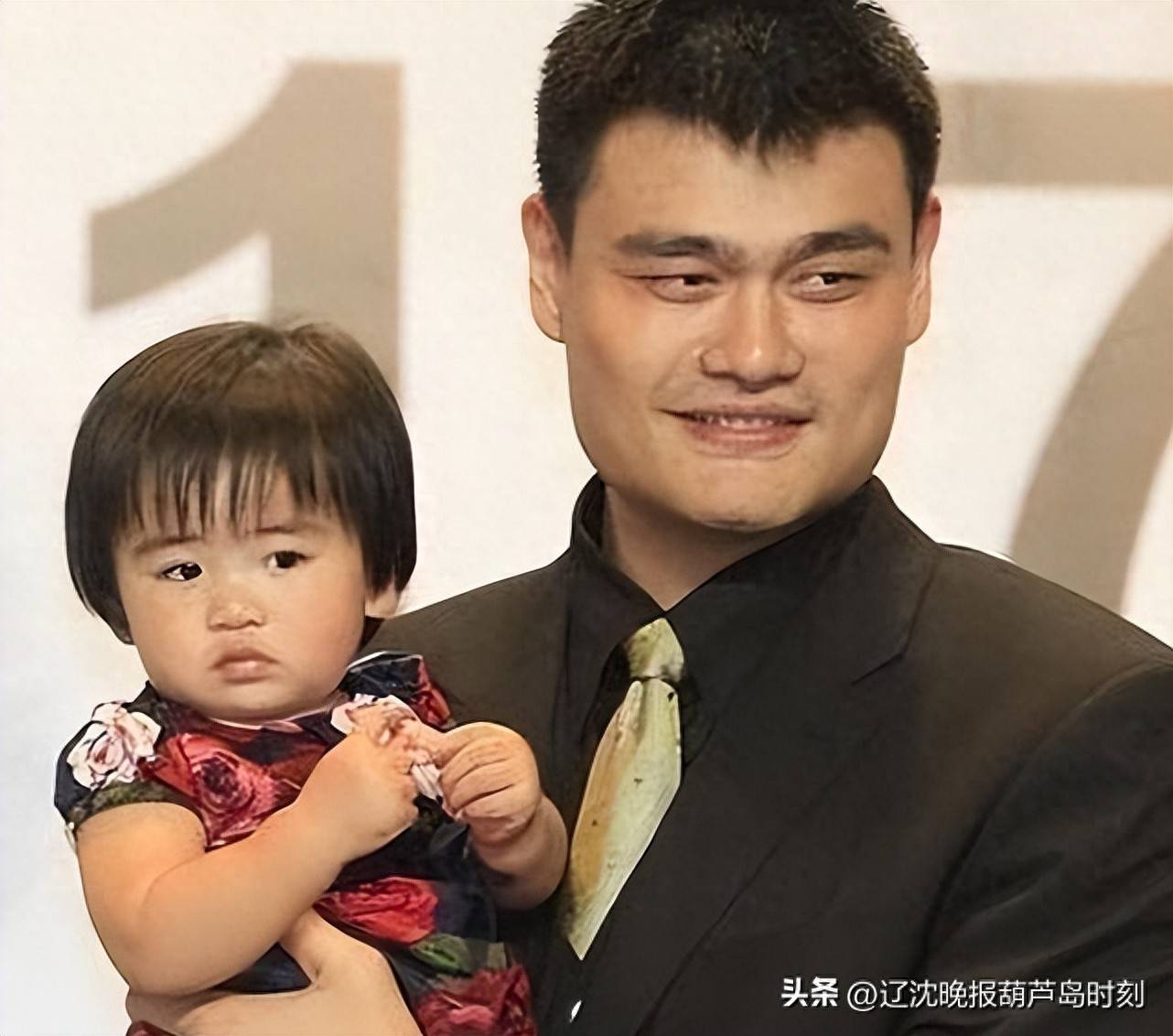 姚明女儿又胖了!14岁身高190体重近190斤,网友:这谁敢娶?