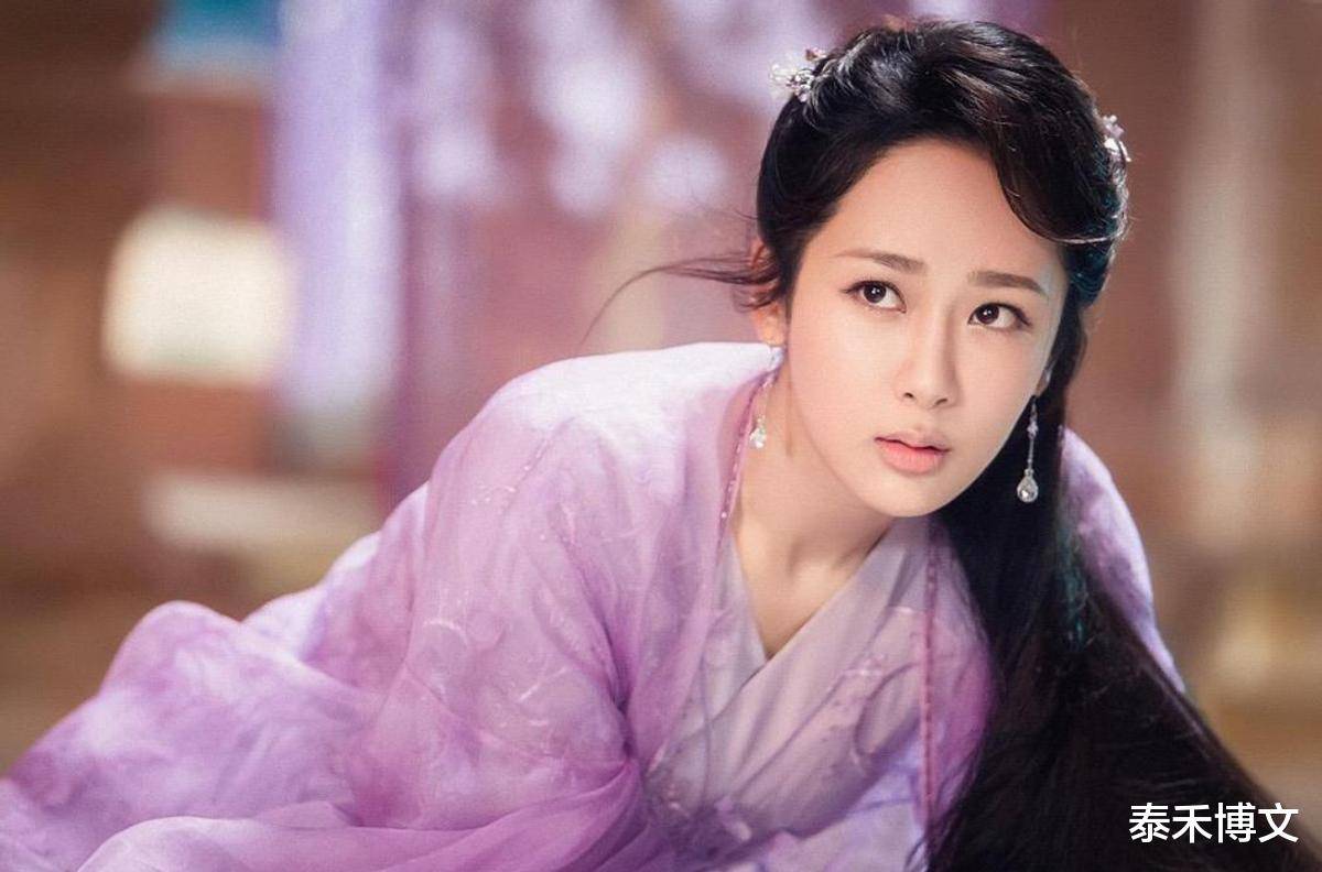 开始,杨紫就已经成为家喻户晓的童星,那个时候她就收获了一众的粉丝