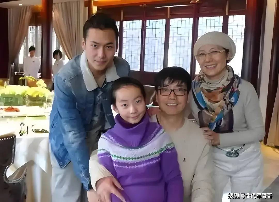 著名演员范明:我这辈子最正确的决定,就是娶了大6岁的二婚妻子