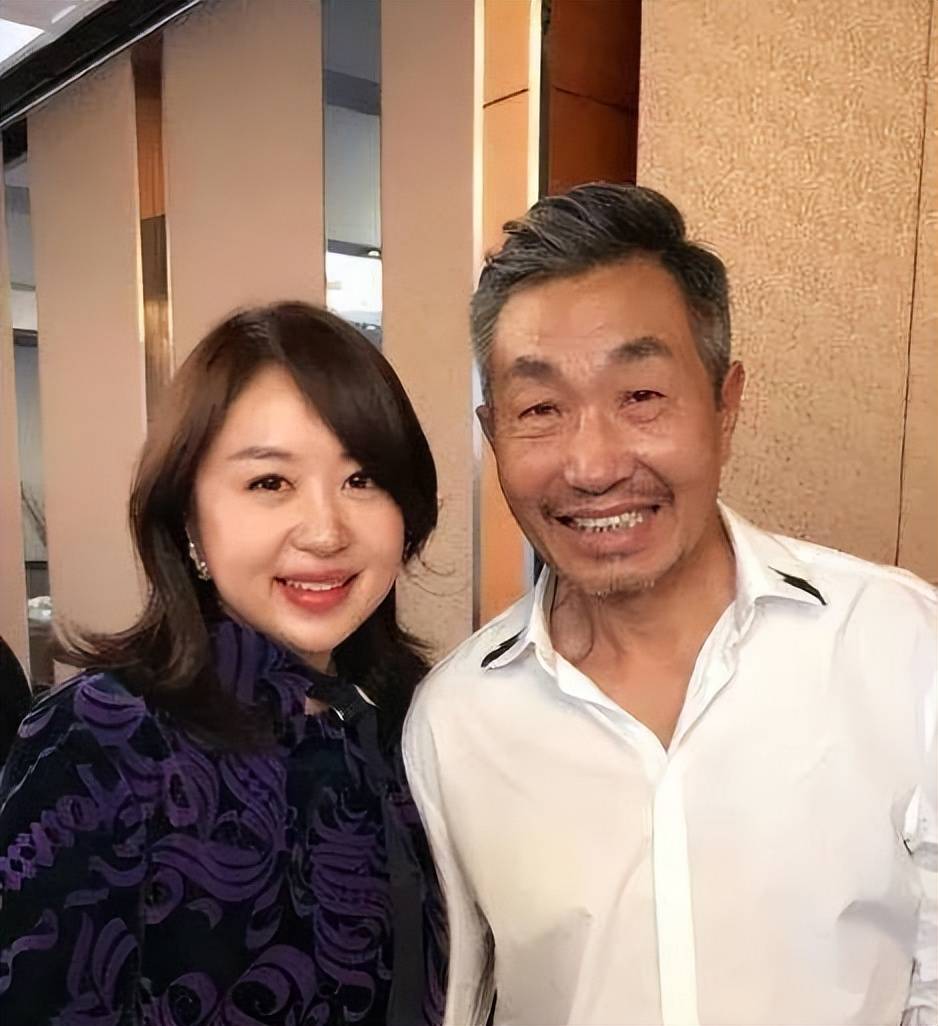 老戏骨杜源:4岁认识爱妻,结婚41年零绯闻,女儿成了最大骄傲