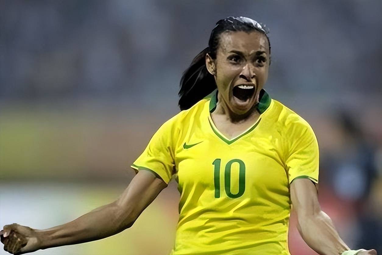 官方:38岁巴西女足传奇玛塔与奥兰多荣耀女足续约至2026年