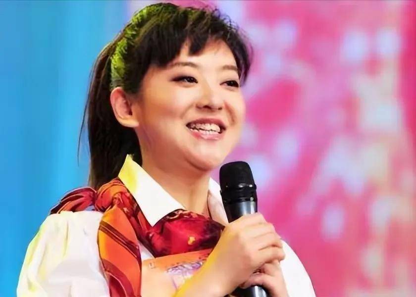 月亮姐姐王淏:39岁高龄生子,被富商老公宠上天,成人生赢家