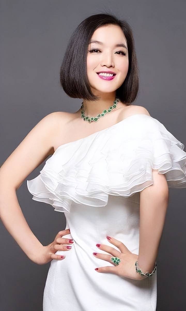 白雪离婚后与儿子相依为命二婚追求小8岁的原艺今苦尽甘来