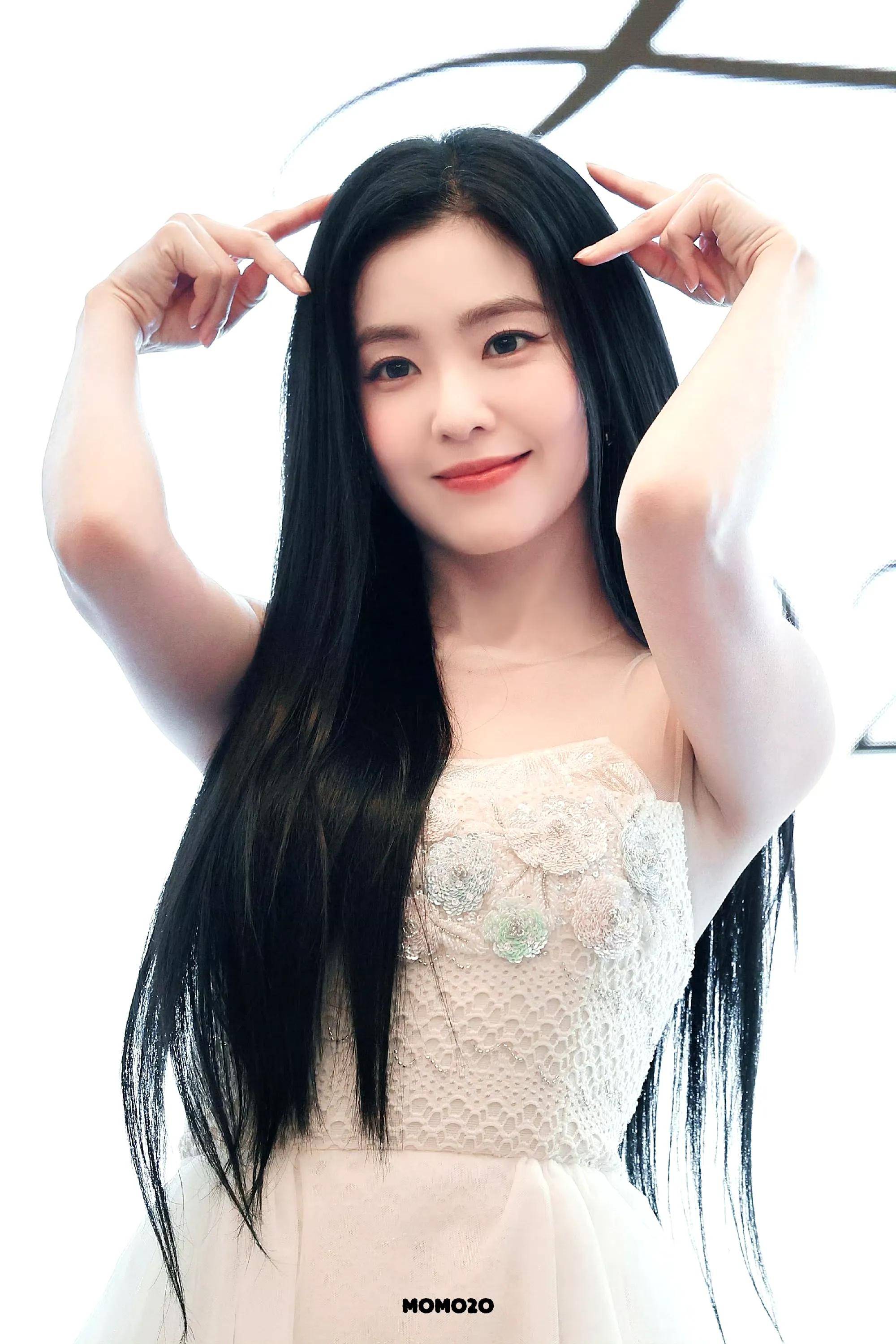 裴泫珠,眼眸弯弯,笑容甜甜