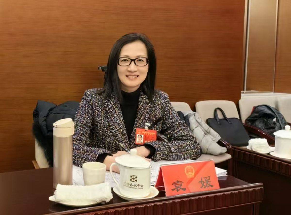 "完善养老服务体系",北京"两会"代表袁媛建言