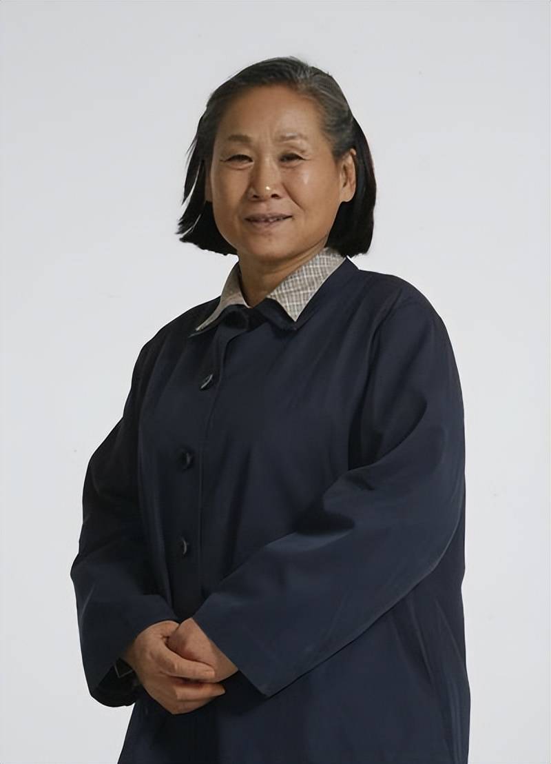 百亿老太苇青:60岁北漂,73岁拥有百亿票房,她的故事很励志