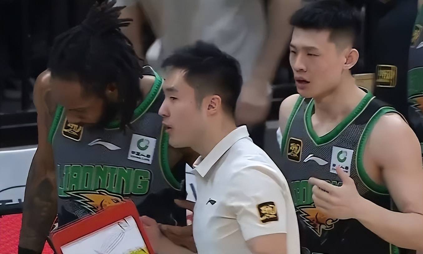 辽宁击败上海,赛后3个好消息2个坏消息,杨鸣被喊下课
