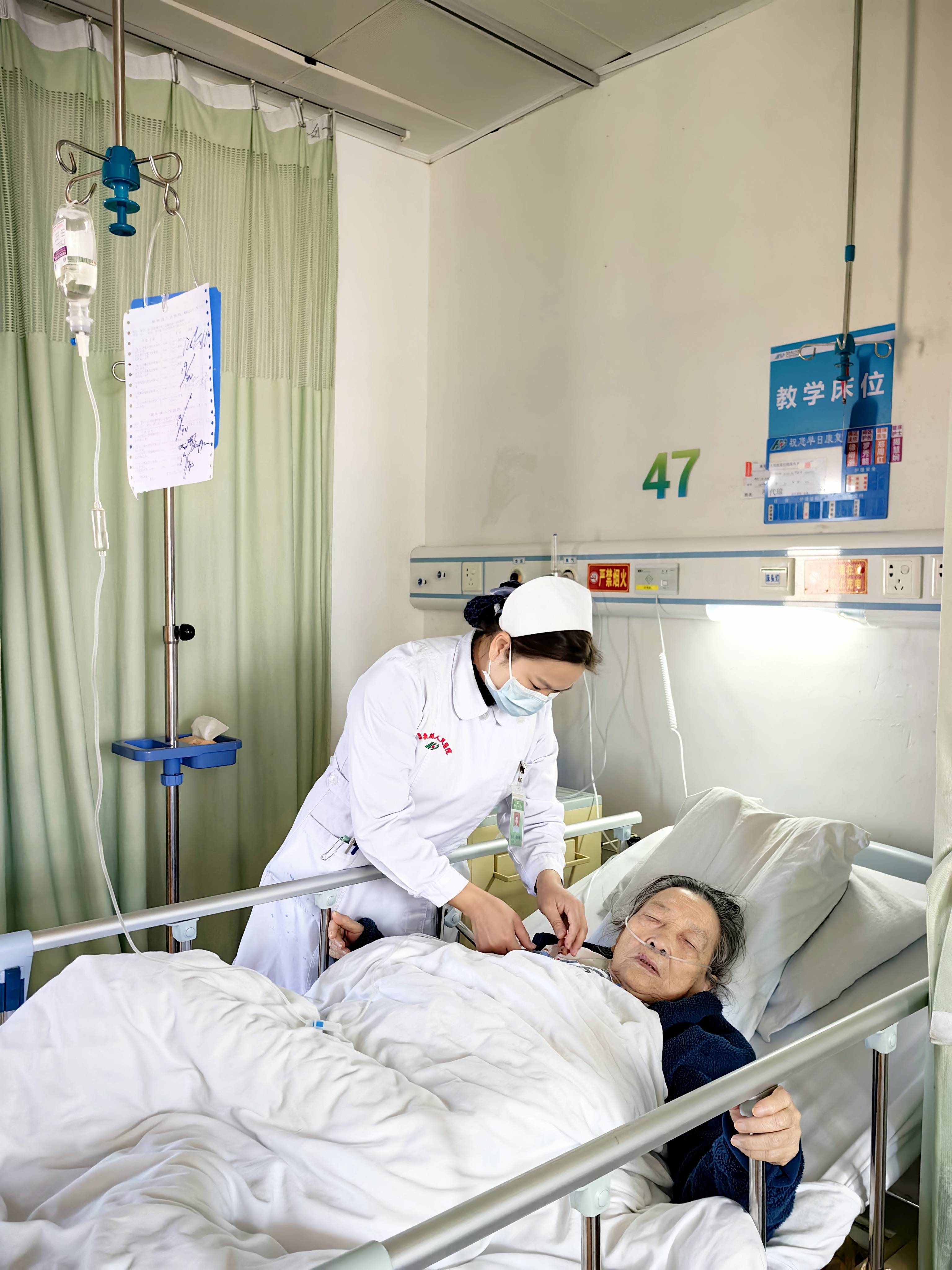 惠东县人民医院医护精湛医术与暖心关怀 助86岁老人转危为安