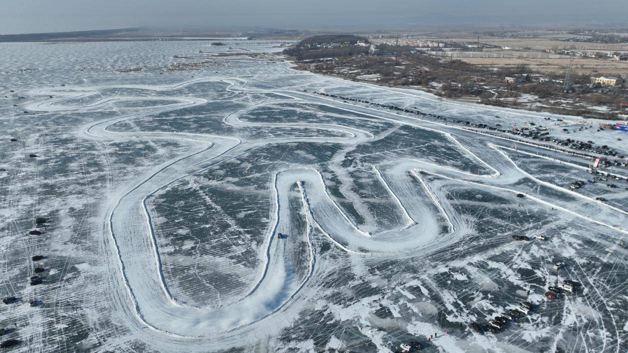 2025中国·鸡西兴凯湖冰雪汽车场地赛圆满落幕