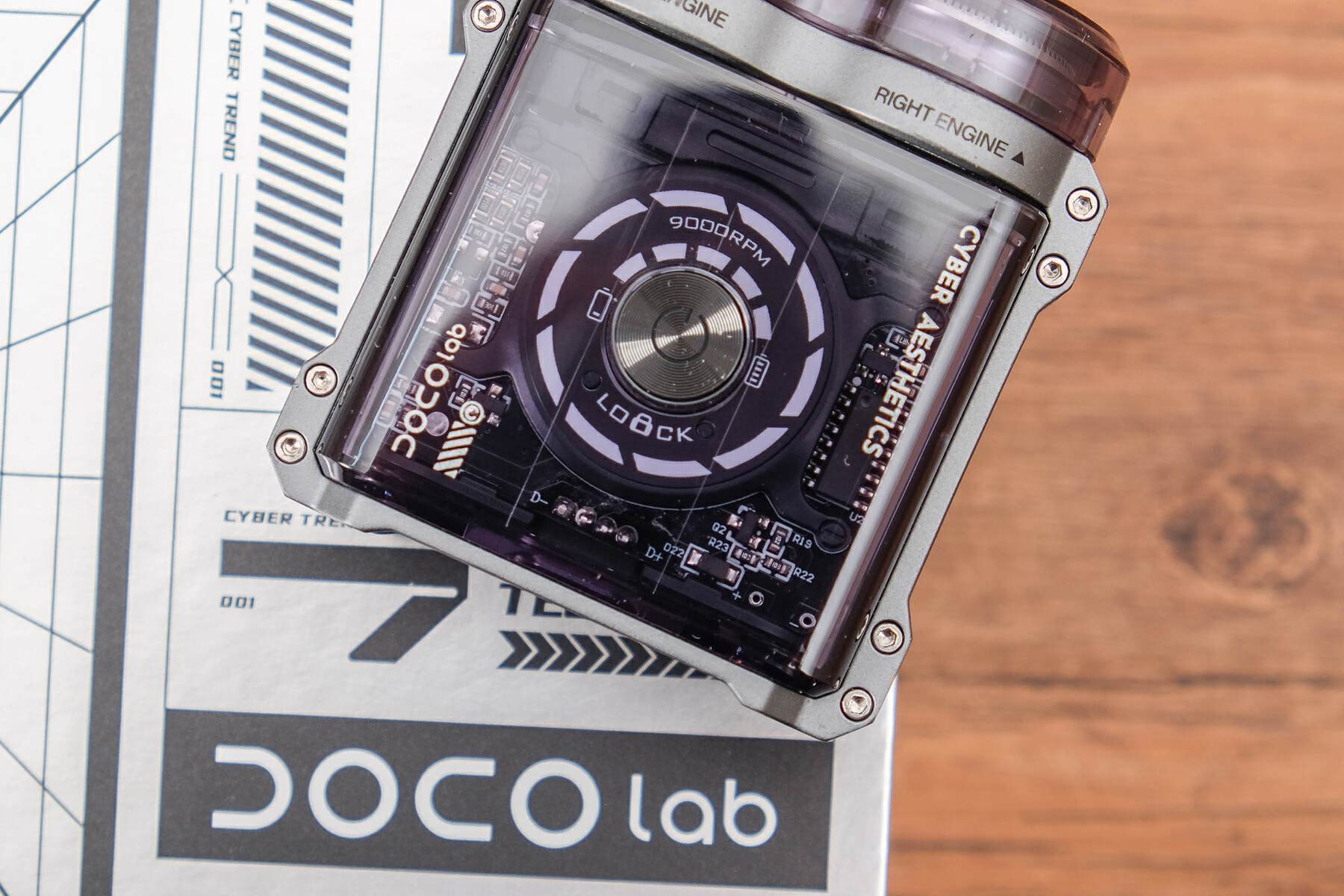 DOCO电动剃须刀体验：未来感透明机身，剃须也能成为潮酷仪式感