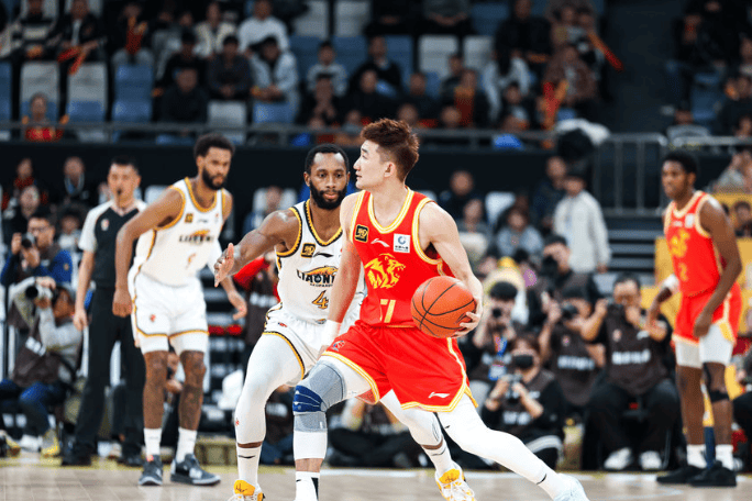 不给郭士强面子！孙铭徽完爆赵继伟，后者识相就该主动让位