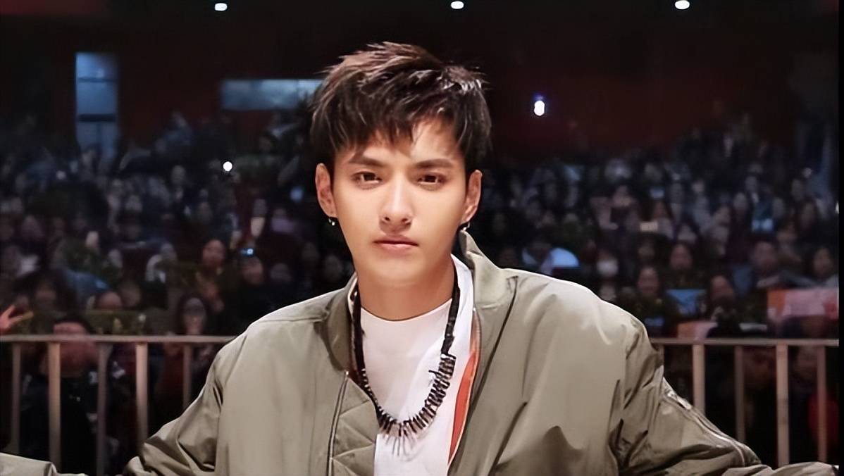 谁成想,外表光鲜亮丽的吴亦凡竟然是"披着羊皮的狼"