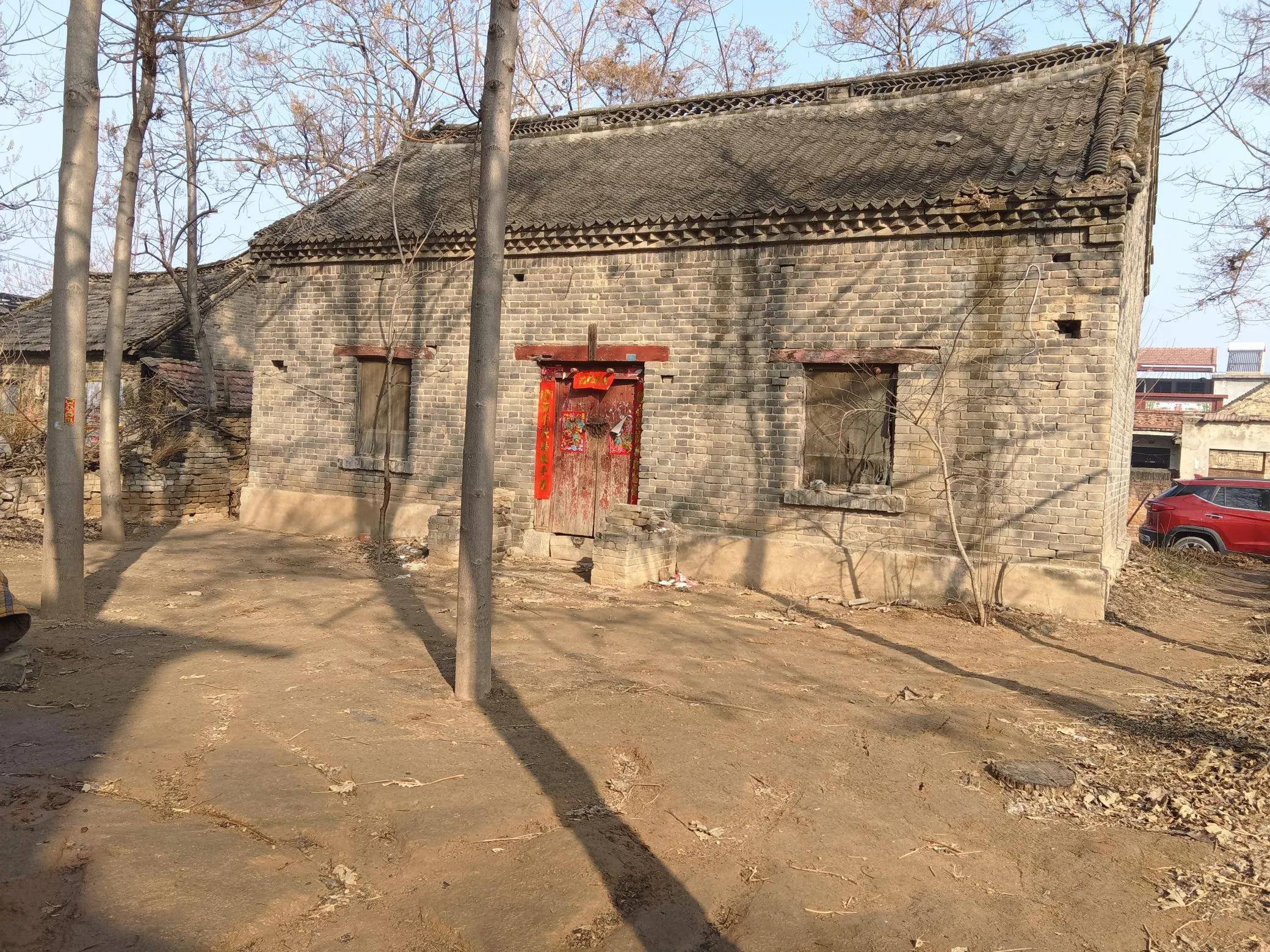 砖瓦房里的旧时光,尽显岁月沧桑