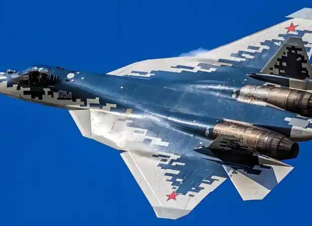 乌克兰空战：F - 16面临的重重挑战，俄乌空战：F - 16对阵苏 - 57的未知战局