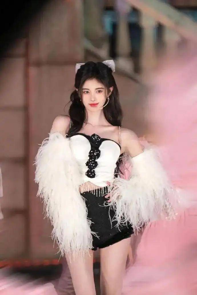 鞠婧祎恋爱告急舞台花絮美疯啦