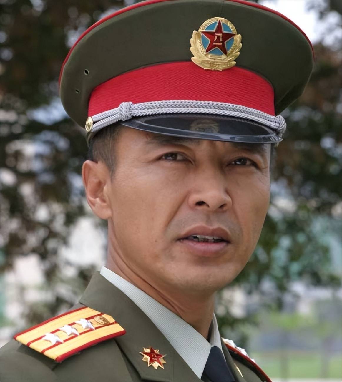 军旅一哥王强:夫妻闹离婚,儿子在结婚证上的留言让他泪奔!