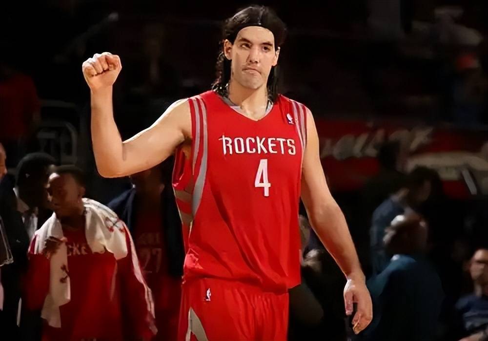 4,路易斯%ub7斯科拉:阿根廷"钻石"周琦,这位拥有nba经历的年轻中锋,虽