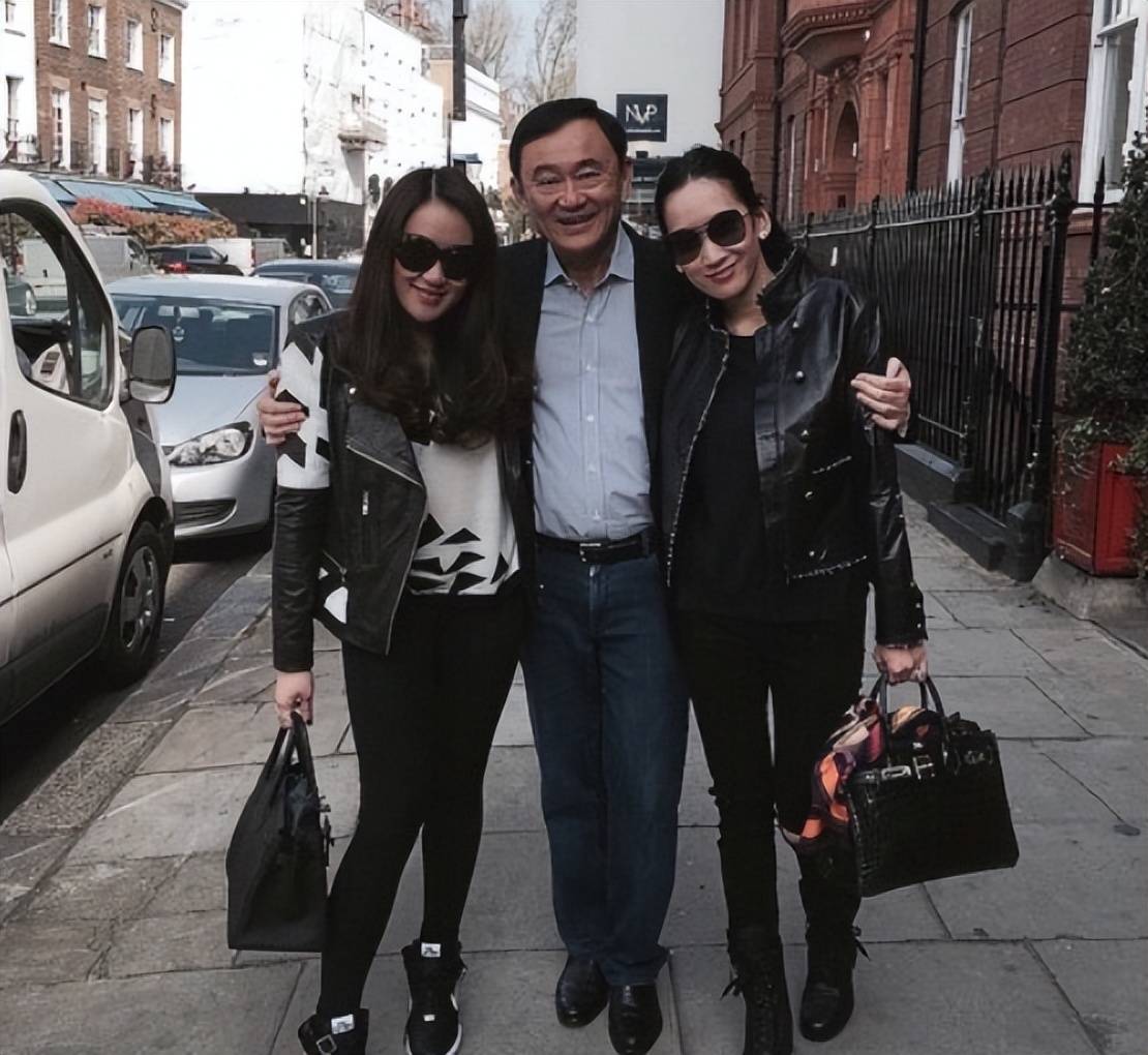 他信的两个女儿:大女儿长相貌美有才华,甘愿成为妹妹的"绿叶"