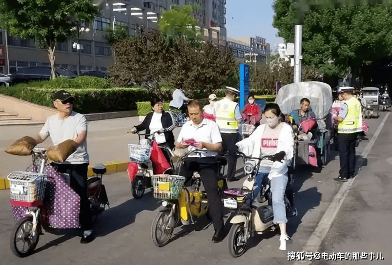 新国标修订版实施，电动车管理更严格，行内人：多听听百姓的呼声