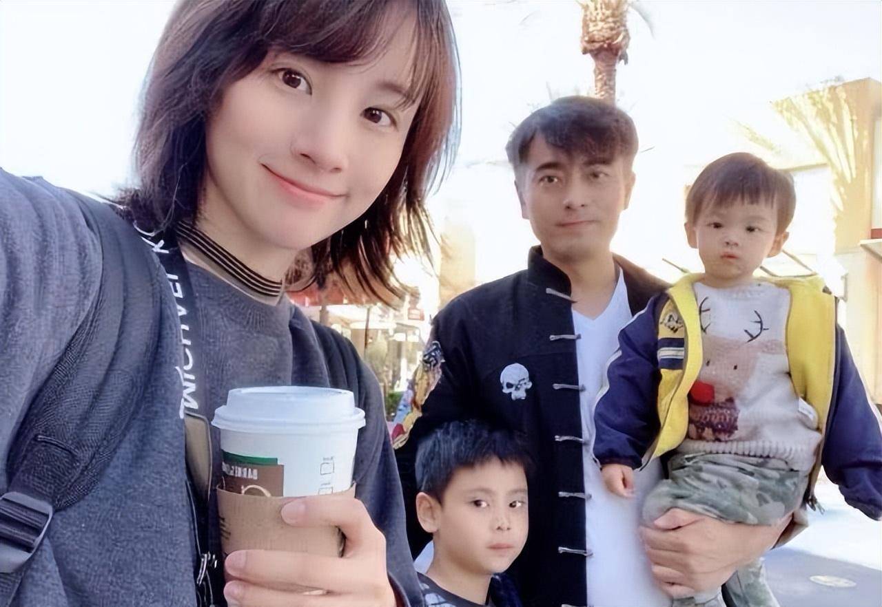 陈龙:娶小8岁娇妻,儿子也跟她姓,她到底有何魅力?