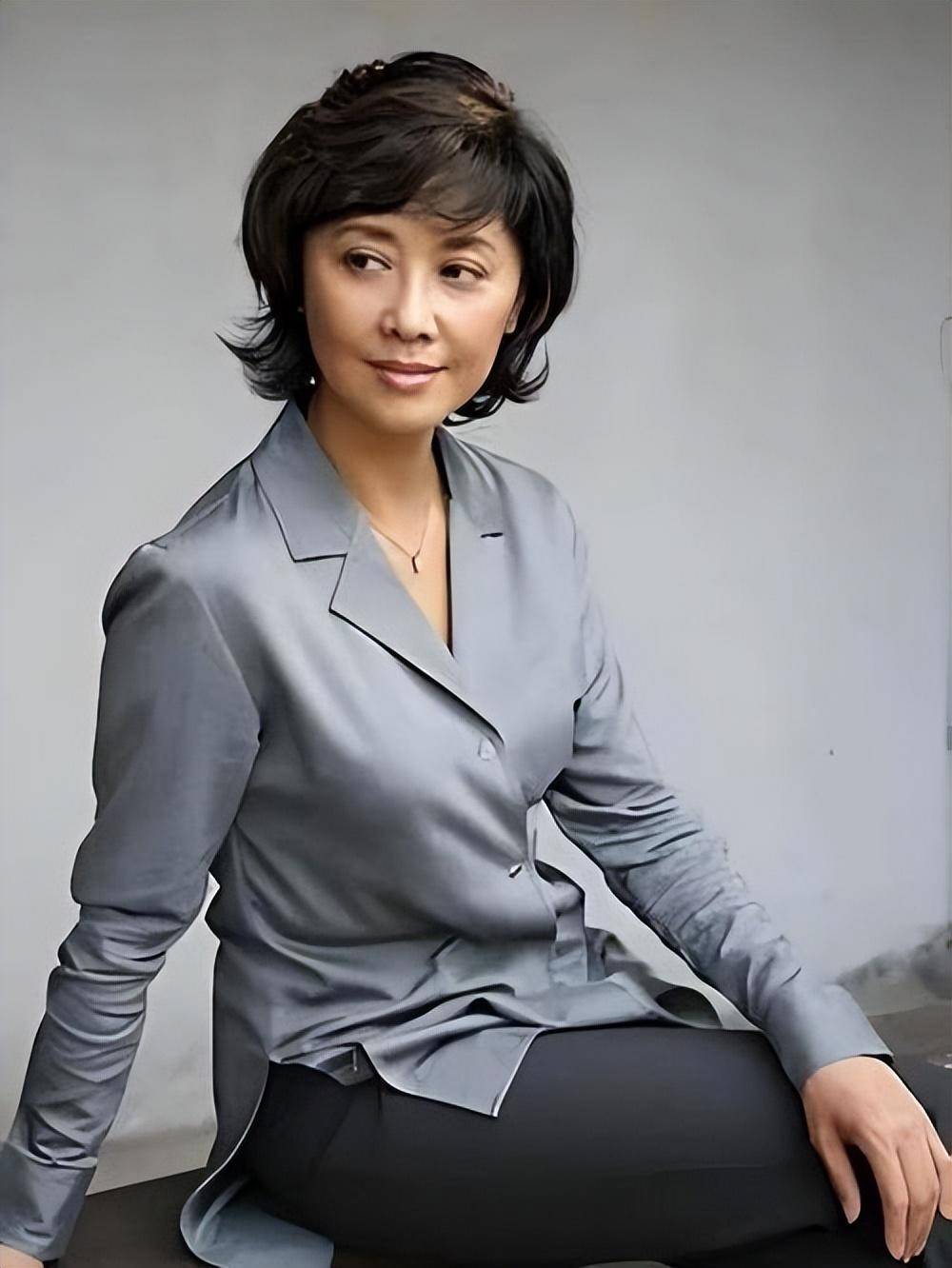 72岁女儿国王朱琳嫁普通工人至今无儿无女却被丈夫宠成宝